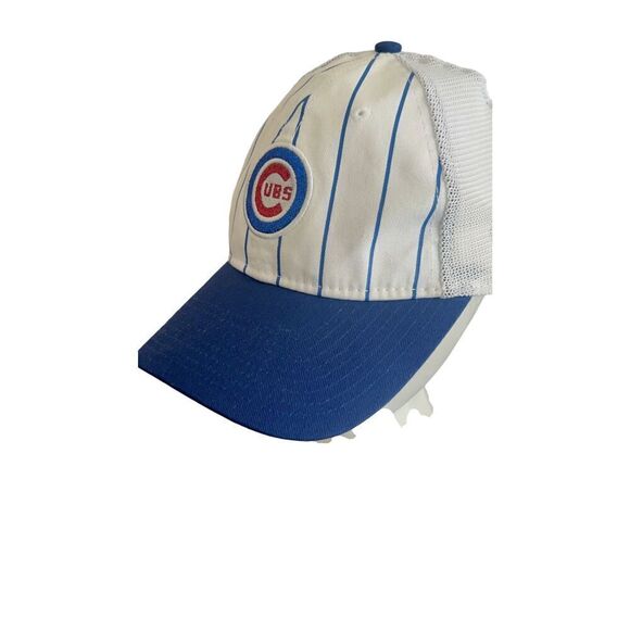 Chicago Cubs woman’s Flex Hat by New Era - Picture 2 of 12
